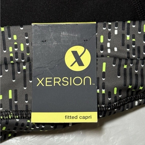 NWT Xersion Women's Black Neon Green Capri Workout Yoga Pants Size XL 36 X 20 - Picture 7 of 10
